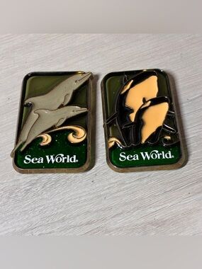 Set of Two Sea World Dolphin Orca Magnets Vintage Retro Souvenir Theme Park
